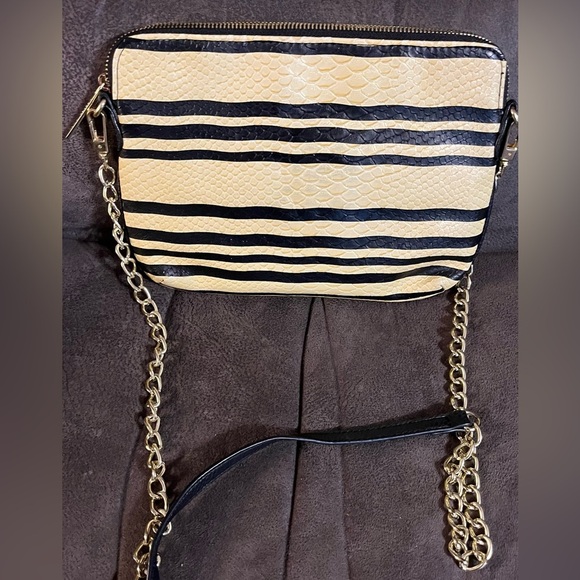 Olivia + Joy Python Embossed‎ Gold Chain Black and Yellow Purse/Crossbody - Picture 11 of 13